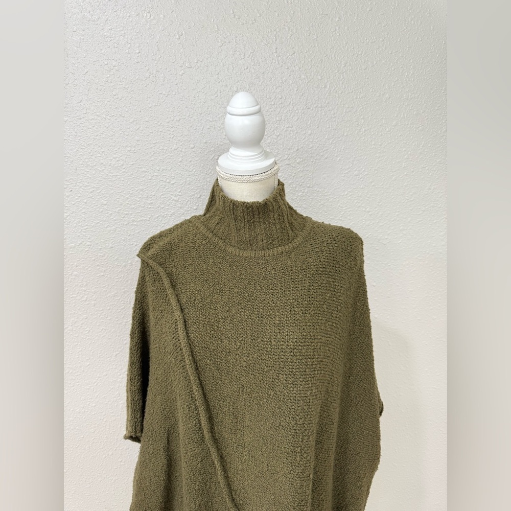 Free People All Wrapped Up Cocoon Poncho Sweater size XXS-XS-S-M Oversized - Picture 4 of 8
